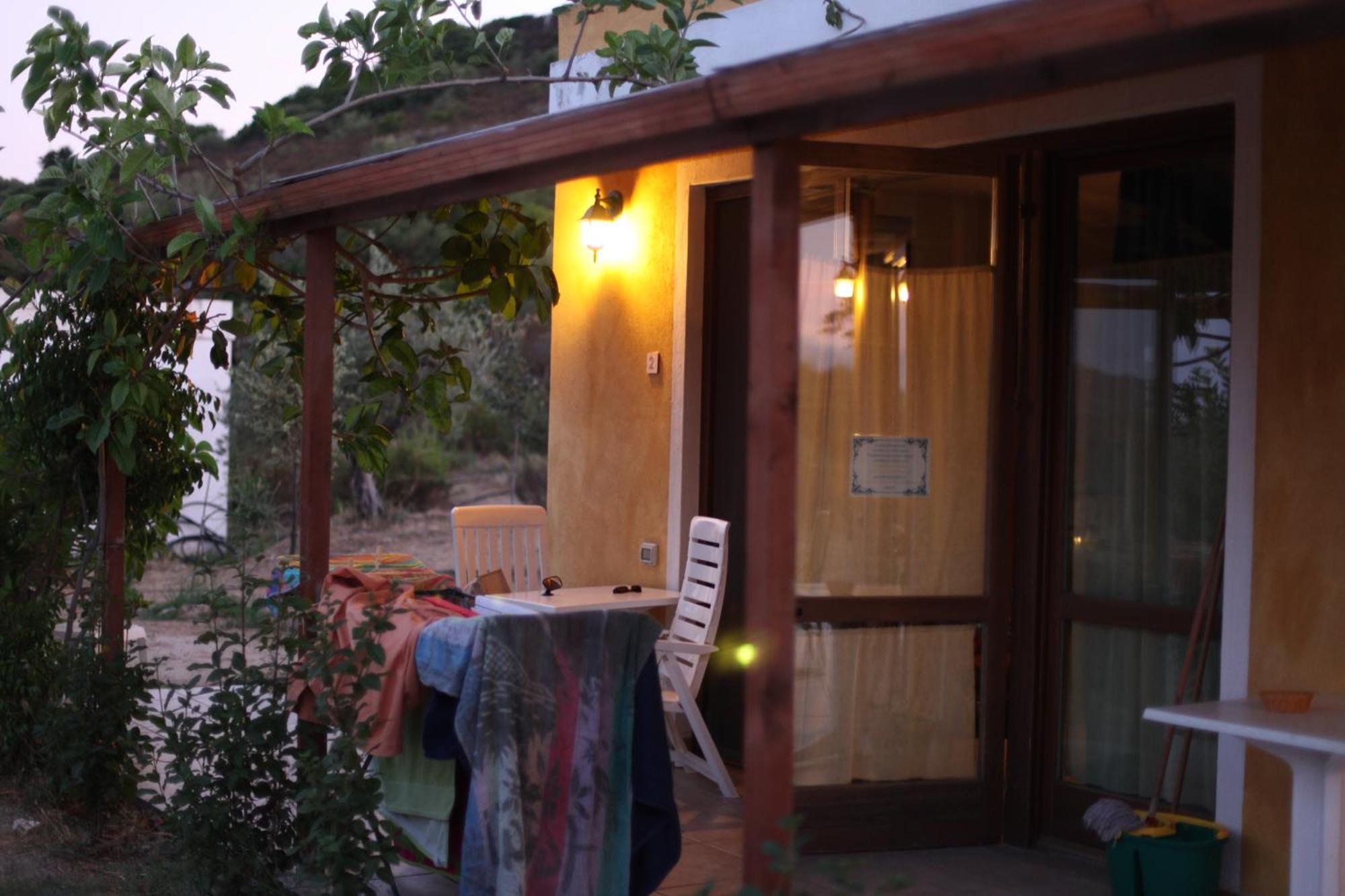 B&B Casa Per Ferie Villaggiocarovana กัสเตียดาส ภายนอก รูปภาพ