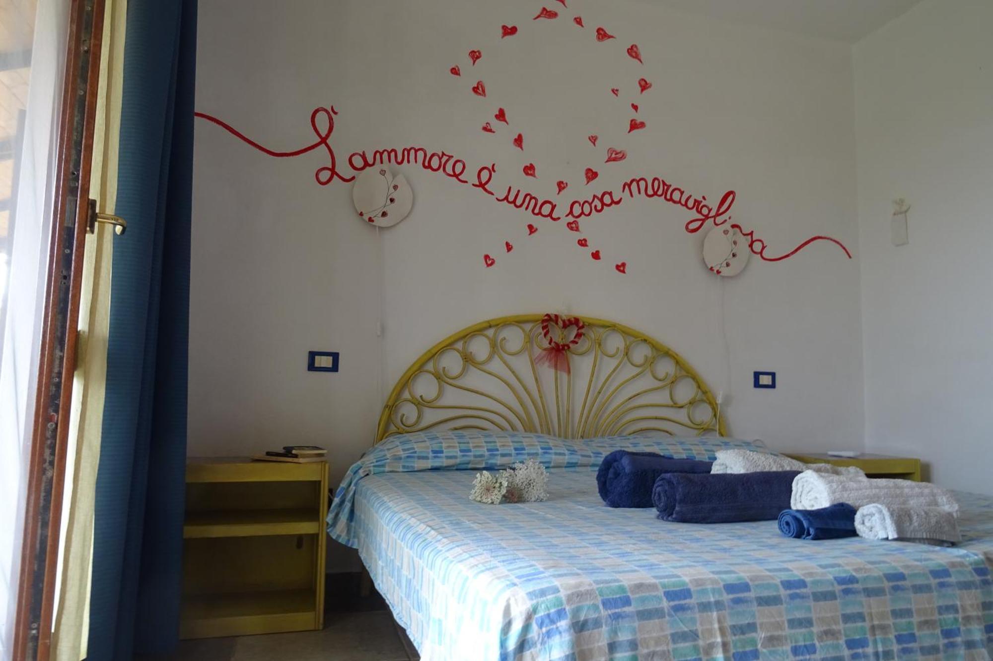 B&B Casa Per Ferie Villaggiocarovana กัสเตียดาส ภายนอก รูปภาพ