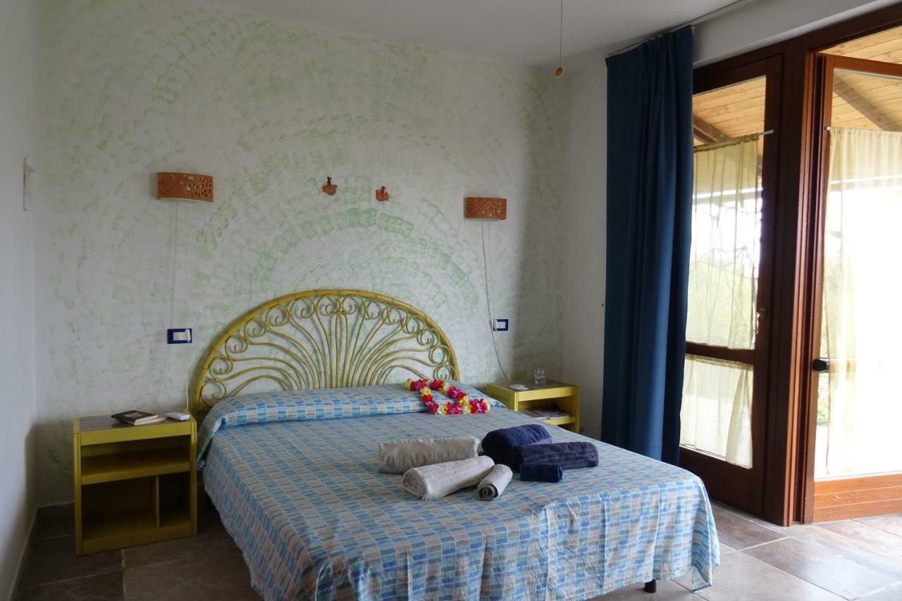 B&B Casa Per Ferie Villaggiocarovana กัสเตียดาส ภายนอก รูปภาพ
