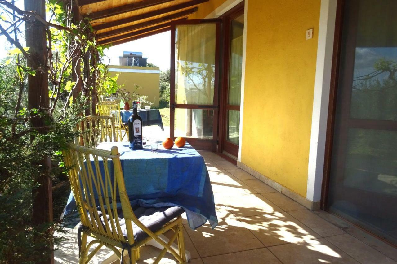 B&B Casa Per Ferie Villaggiocarovana กัสเตียดาส ภายนอก รูปภาพ