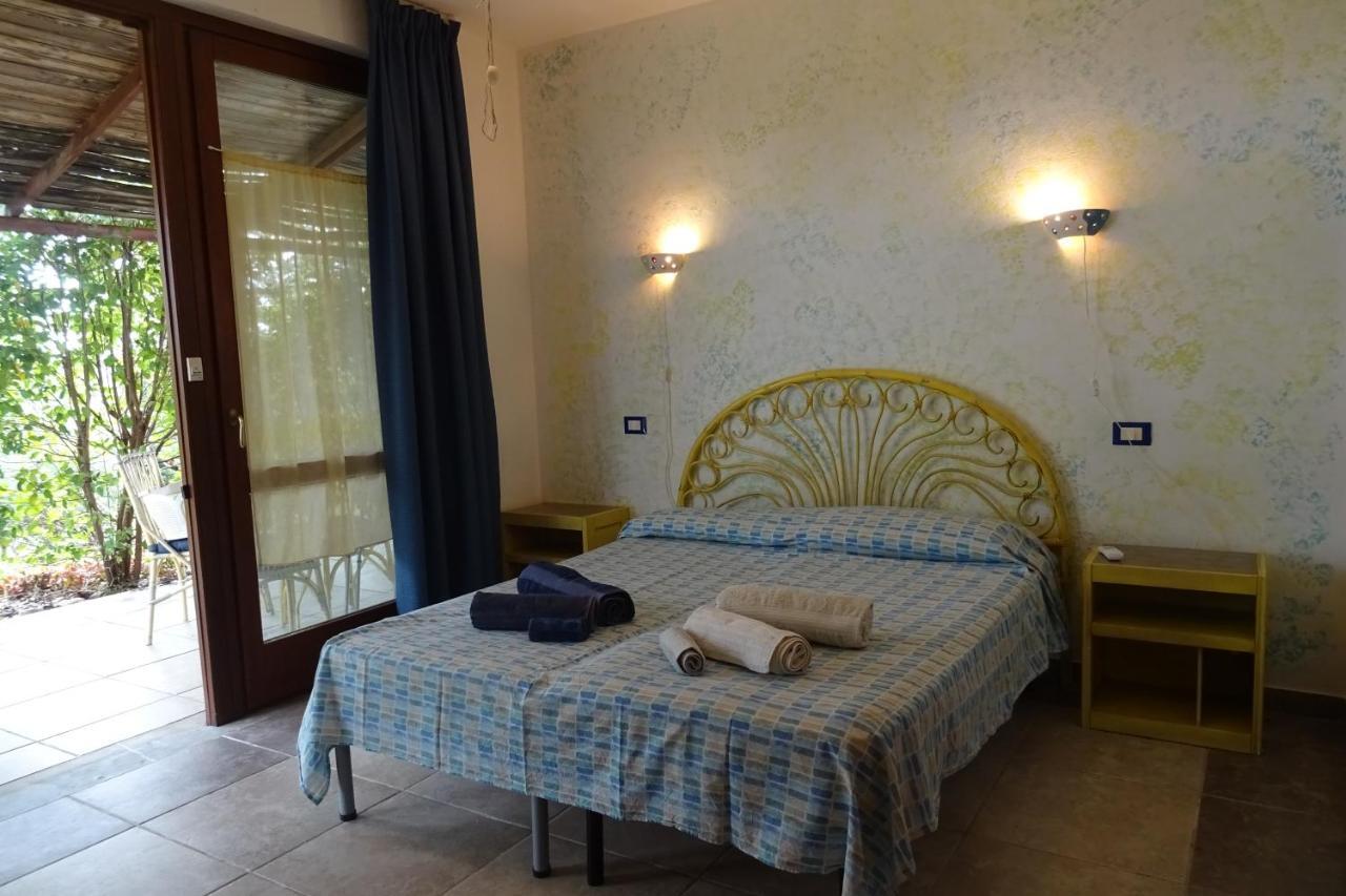 B&B Casa Per Ferie Villaggiocarovana กัสเตียดาส ภายนอก รูปภาพ